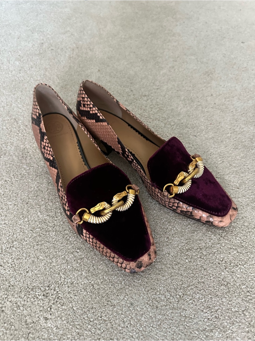 Tory Burch Women's Velvet and Snake-Print Loafers in Burgundy and Pink - Picture 4 of 12